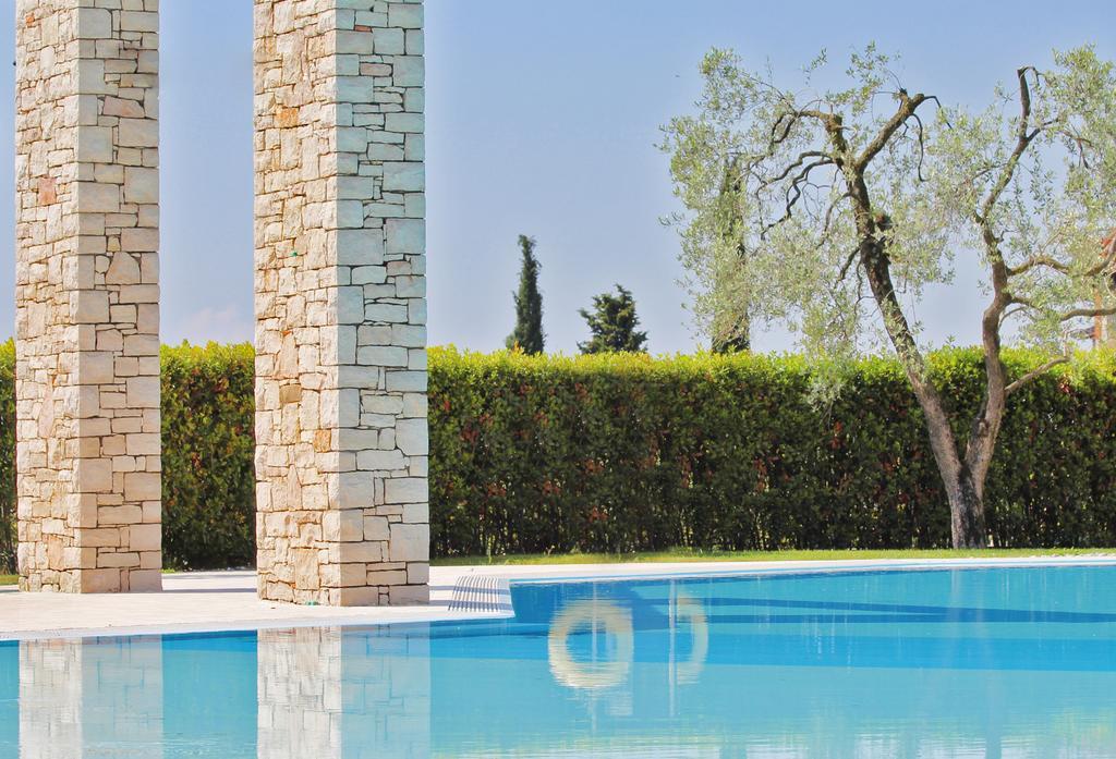 Residence "Borgo Le Torri" Тосколано Мадерно Екстериор снимка